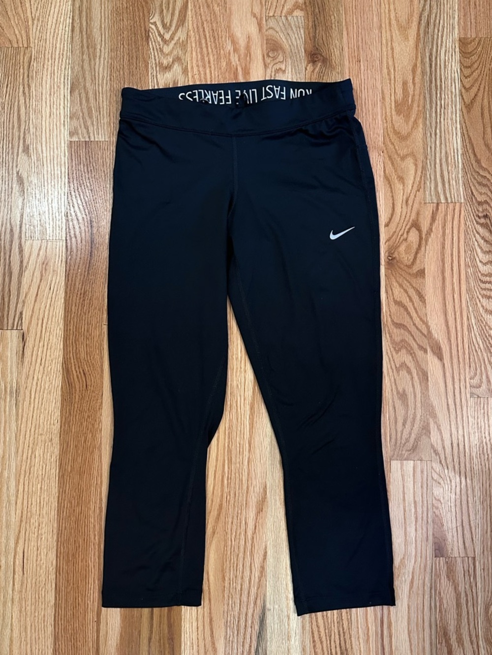 EUC Nike Dry Fit Capri Leggings, Black, Size Small